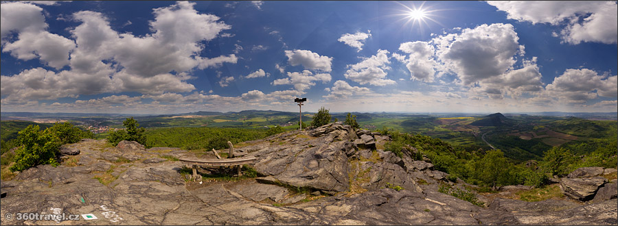 Play virtual tour - Bořeň Mountain Summit