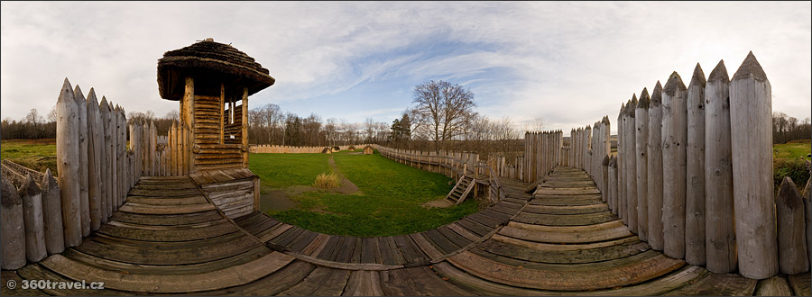 Play virtual tour - Archaeological Park - Fortification