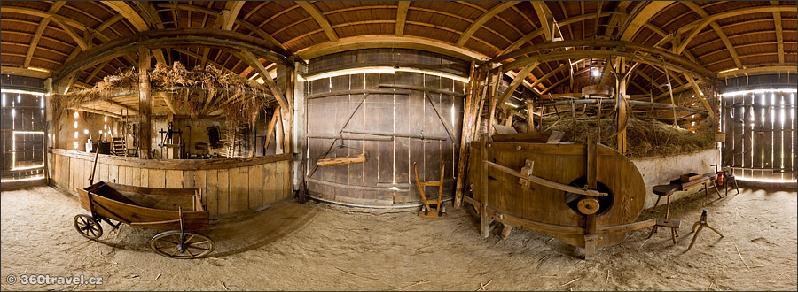 Play virtual tour - Barn II