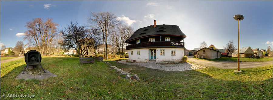 Play virtual tour - Kosárna Museum