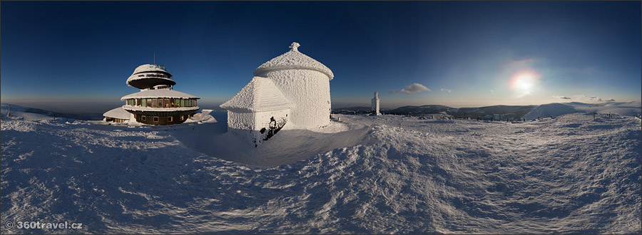 Play virtual tour - Summit in Winter