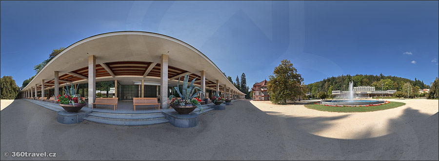 Play virtual tour - Colonnade